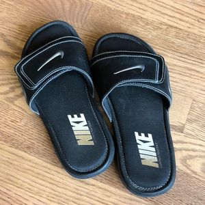 Black Nike Slides. Men’s Size 6